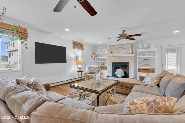 16 Bay Breeze Drive W, Toms River, NJ 08753