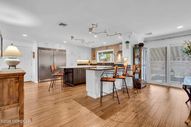 16 Bay Breeze Drive W, Toms River, NJ 08753