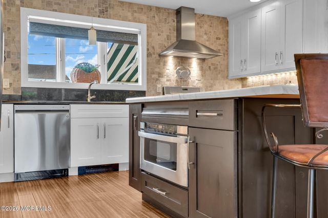 16 Bay Breeze Drive W, Toms River, NJ 08753