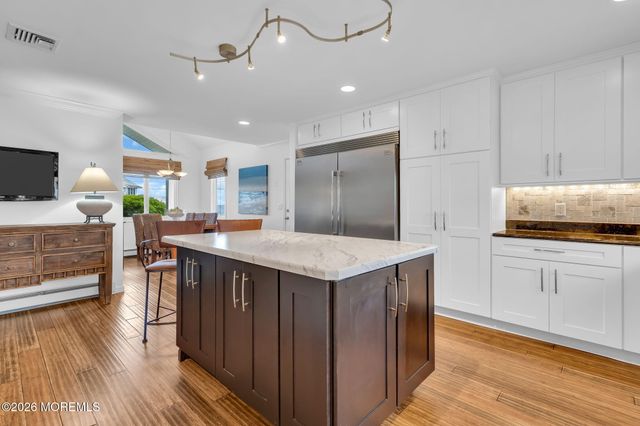 16 Bay Breeze Drive W, Toms River, NJ 08753