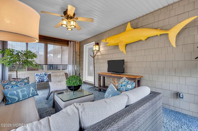 16 Bay Breeze Drive W, Toms River, NJ 08753