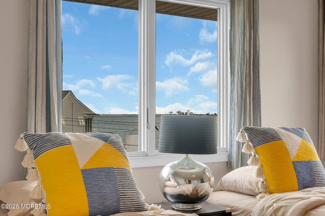 16 Bay Breeze Drive W, Toms River, NJ 08753