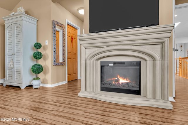 16 Bay Breeze Drive W, Toms River, NJ 08753