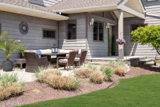 16 Bay Breeze Drive W, Toms River, NJ 08753