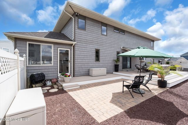 16 Bay Breeze Drive W, Toms River, NJ 08753