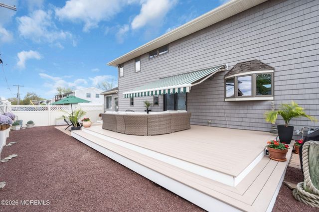 16 Bay Breeze Drive W, Toms River, NJ 08753