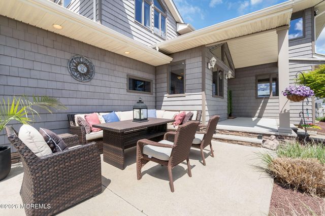 16 Bay Breeze Drive W, Toms River, NJ 08753