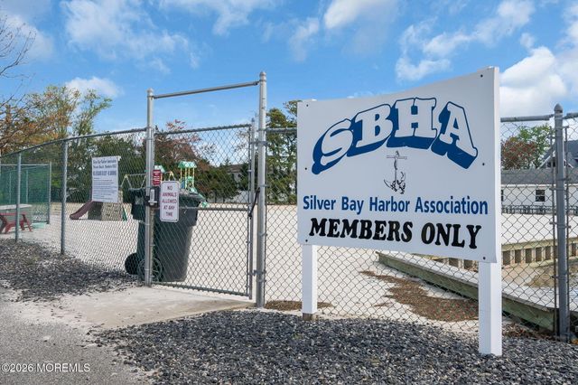 16 Bay Breeze Drive W, Toms River, NJ 08753