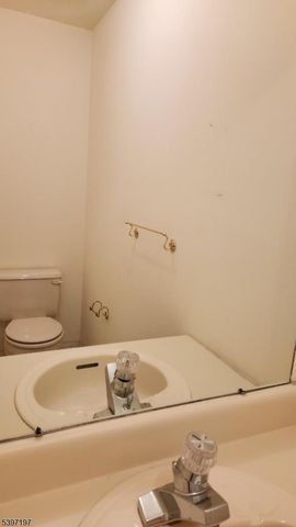 117 Bayberry Dr, Franklin Twp., NJ 08873