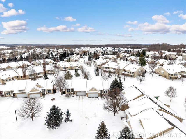 2540 Mcbrayer Court 51, Caledonia, MI 49316