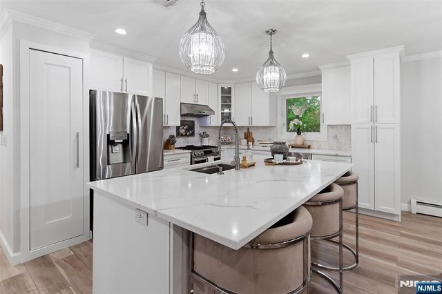 1067 Stasia Street, Teaneck, NJ 07666