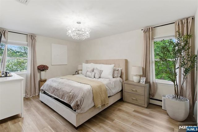 1067 Stasia Street, Teaneck, NJ 07666