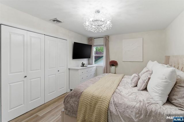 1067 Stasia Street, Teaneck, NJ 07666