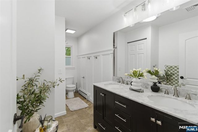 1067 Stasia Street, Teaneck, NJ 07666