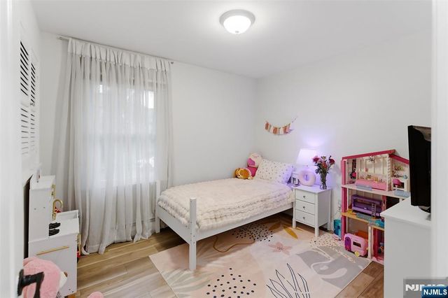 1067 Stasia Street, Teaneck, NJ 07666