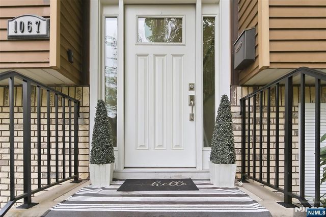 1067 Stasia Street, Teaneck, NJ 07666