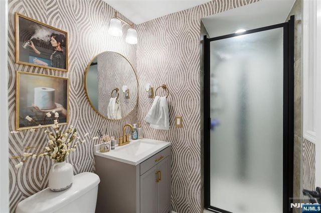 1067 Stasia Street, Teaneck, NJ 07666