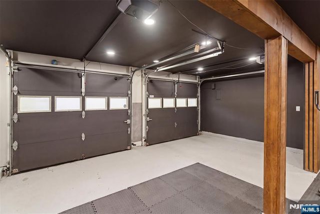 1067 Stasia Street, Teaneck, NJ 07666