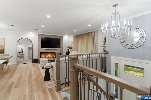 1067 Stasia Street, Teaneck, NJ 07666