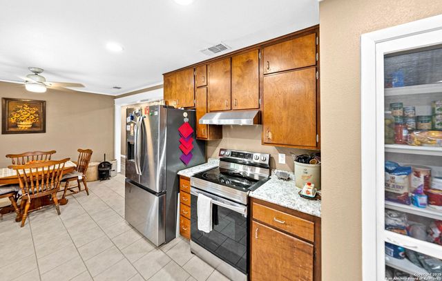 461 Shortys Ln, Fredericksburg, TX 78624