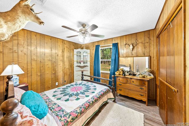 461 Shortys Ln, Fredericksburg, TX 78624