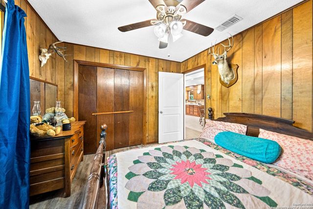 461 Shortys Ln, Fredericksburg, TX 78624