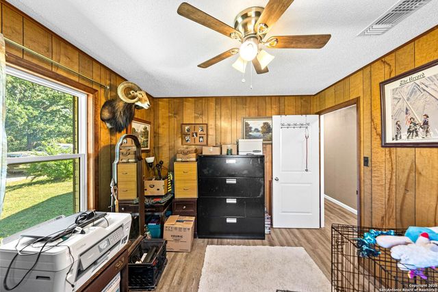 461 Shortys Ln, Fredericksburg, TX 78624