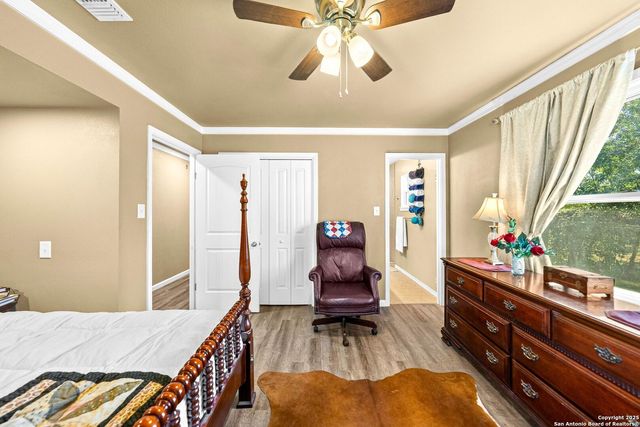 461 Shortys Ln, Fredericksburg, TX 78624