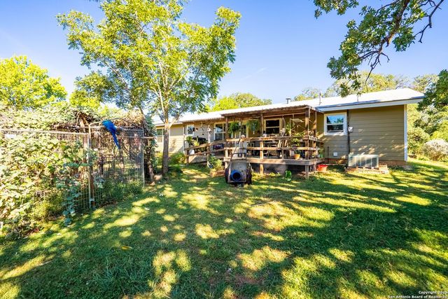 461 Shortys Ln, Fredericksburg, TX 78624