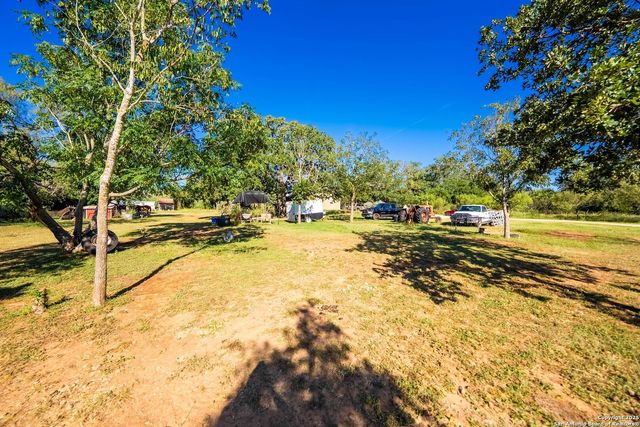 461 Shortys Ln, Fredericksburg, TX 78624