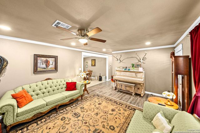 461 Shortys Ln, Fredericksburg, TX 78624