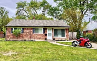 28111 Selkirk Street, Southfield, MI 48076