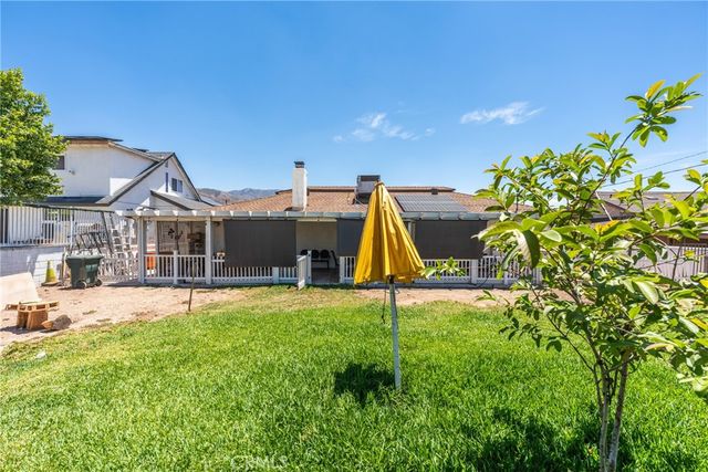 6070 Blythe Avenue, Highland, CA 92346