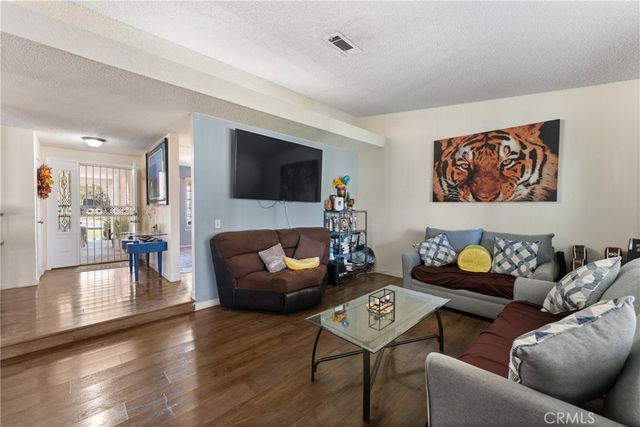 6070 Blythe Avenue, Highland, CA 92346
