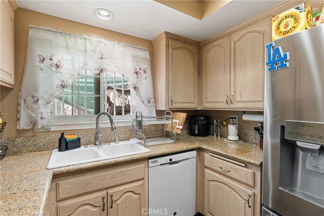6070 Blythe Avenue, Highland, CA 92346
