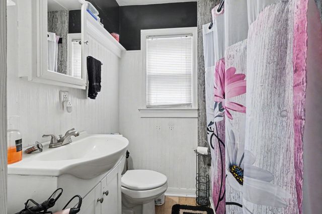 900 SW 40th Street SW, Wyoming, MI 49509