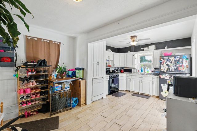 900 SW 40th Street SW, Wyoming, MI 49509