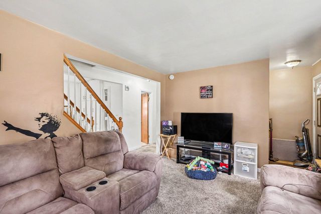 900 SW 40th Street SW, Wyoming, MI 49509
