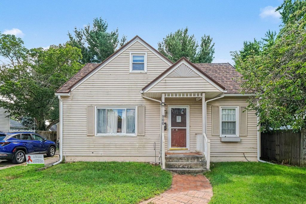 900 SW 40th Street SW, Wyoming, MI 49509