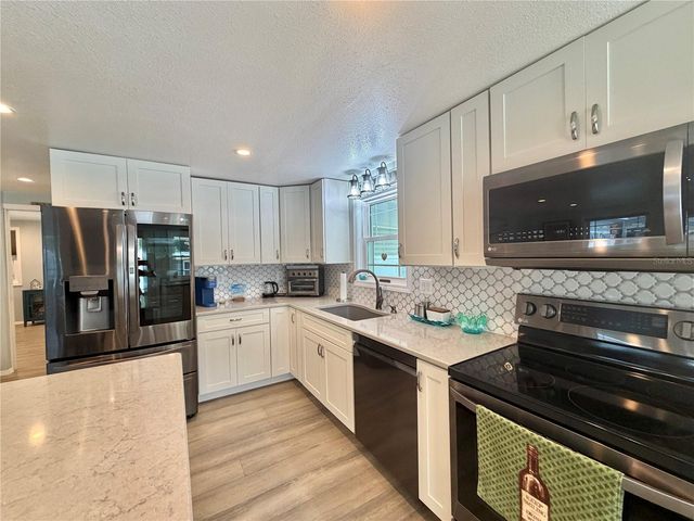 121 TAMARISK WAY, Leesburg, FL 34748