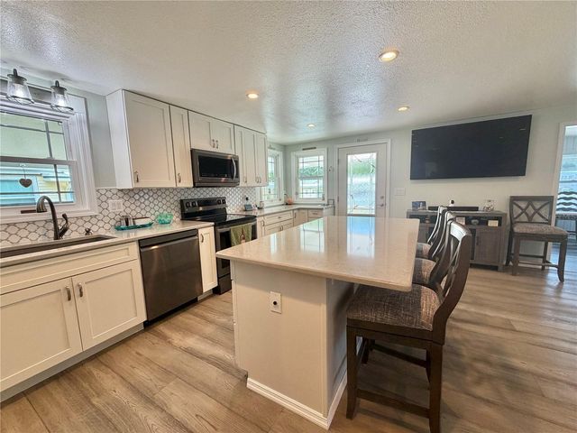 121 TAMARISK WAY, Leesburg, FL 34748