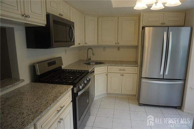 71 Percival Court, Old Bridge, NJ 08857