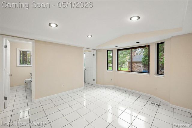 6019 Glen Eagles Drive, West Bloomfield Charter Township, MI 48323