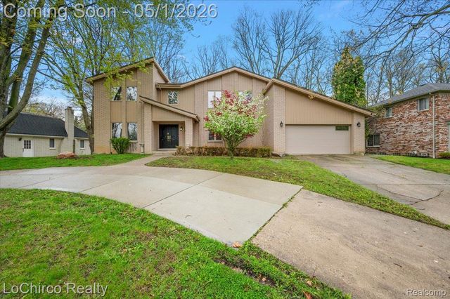 6019 Glen Eagles Drive, West Bloomfield Charter Township, MI 48323