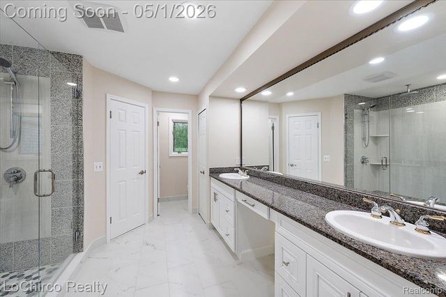 6019 Glen Eagles Drive, West Bloomfield Charter Township, MI 48323