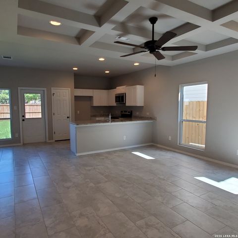 8607 Valentina Way 102, San Antonio, TX 78245