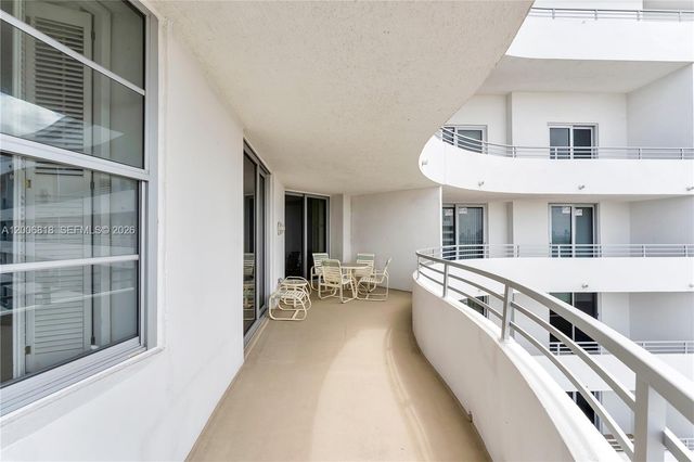 5555 Collins Ave 16A, Miami Beach, FL 33140