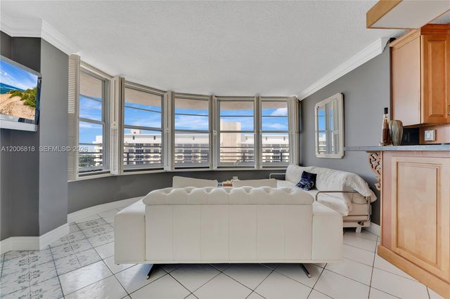 5555 Collins Ave 16A, Miami Beach, FL 33140