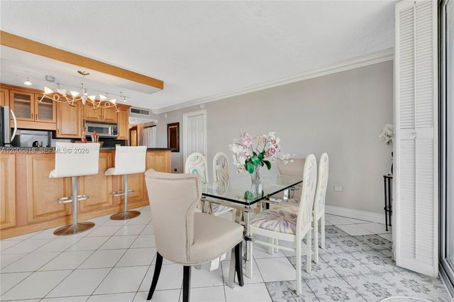 5555 Collins Ave 16A, Miami Beach, FL 33140