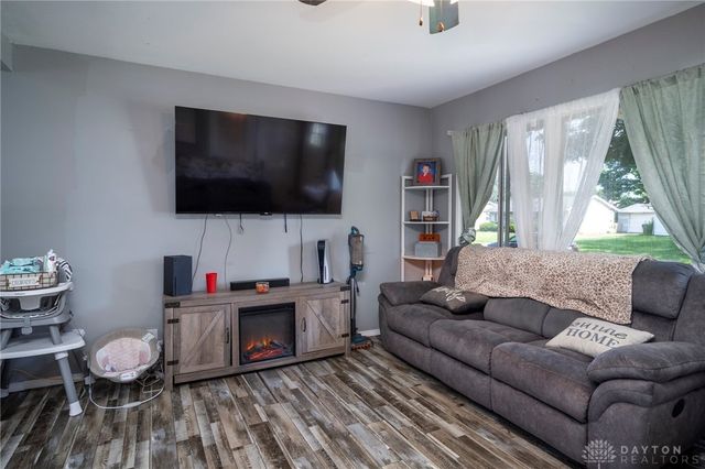987 Stewart Avenue, Xenia, OH 45385
